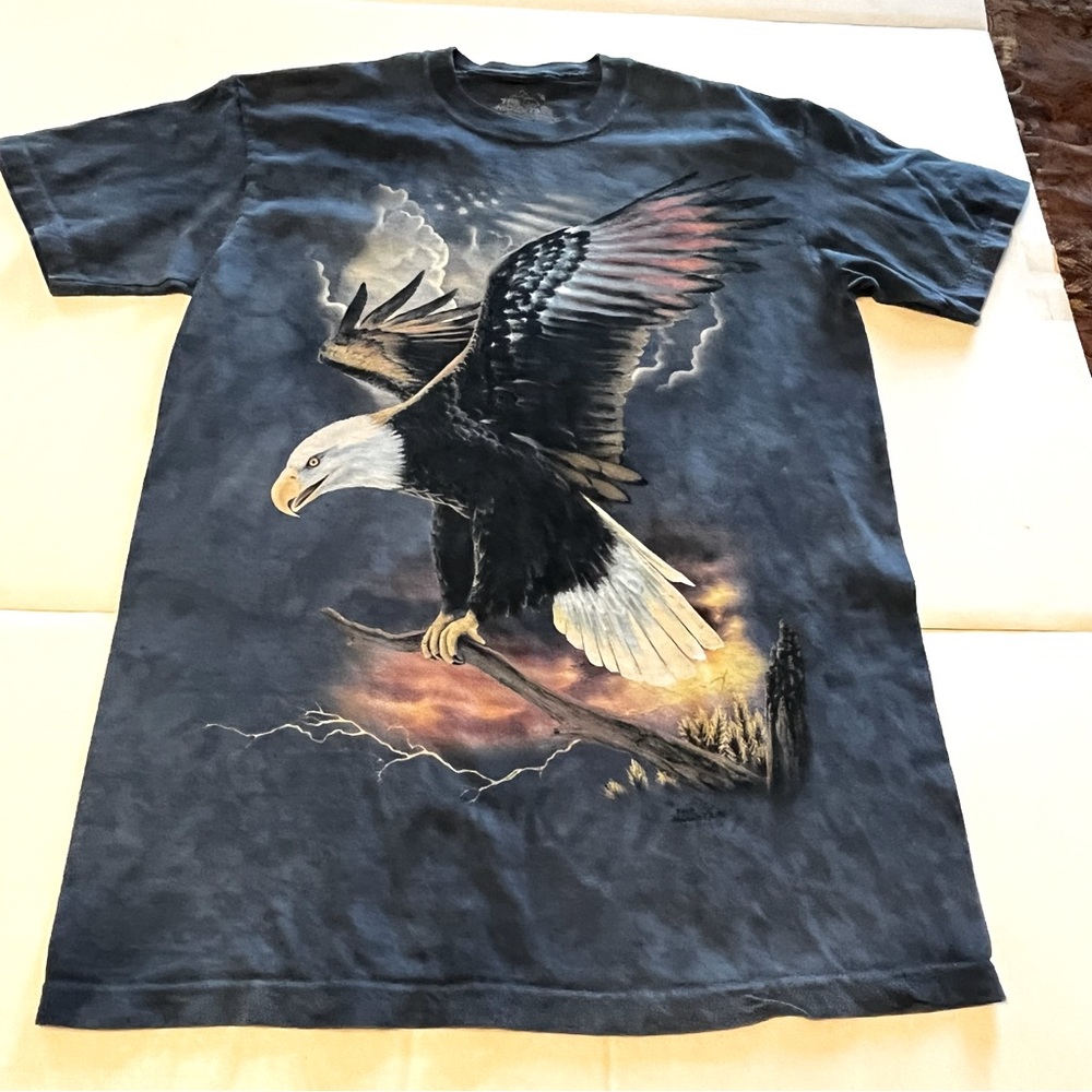 The Mountain Mens Size Medium Blue Bald Eagle Short Sleeve Graphic Shirt Cotton